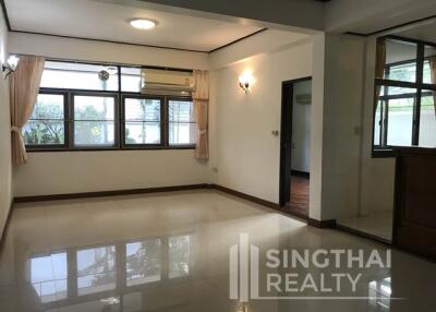 For RENT : House Thonglor / 4 Bedroom / 3 Bathrooms / 351 sqm / 90000 THB [5059571]