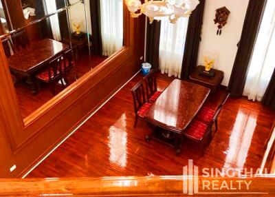For RENT : Townhouse Thonglor / 4 Bedroom / 6 Bathrooms / 351 sqm / 90000 THB [6467061]