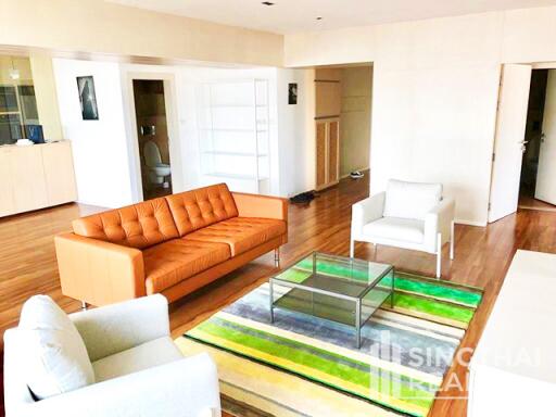 For RENT : Royal Castle / 3 Bedroom / 3 Bathrooms / 166 sqm / 90000 THB [6460671]