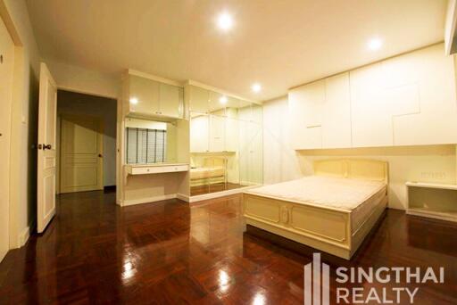 For RENT : Townhouse Thonglor / 5 Bedroom / 3 Bathrooms / 301 sqm / 90000 THB [7473910]