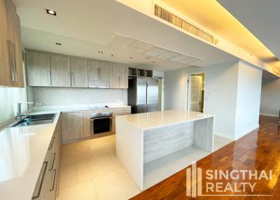 For RENT : Sathorn Park Place / 3 Bedroom / 4 Bathrooms / 237 sqm / 90000 THB [8602673]