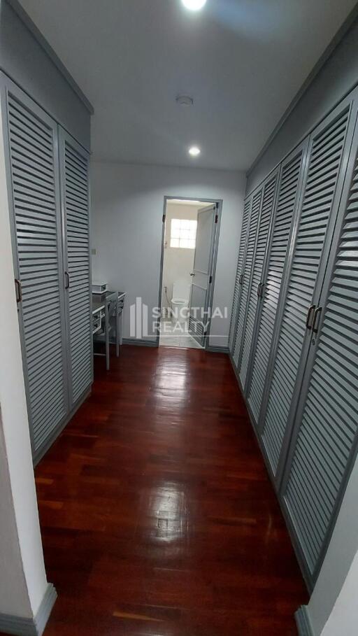 For RENT : P.R. Home II / 4 Bedroom / 5 Bathrooms / 420 sqm / 90000 THB [9666885]