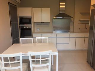 For RENT : L6 Residence / 3 Bedroom / 3 Bathrooms / 220 sqm / 90000 THB [9790641]