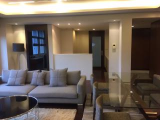 For RENT : L6 Residence / 3 Bedroom / 3 Bathrooms / 220 sqm / 90000 THB [9790641]