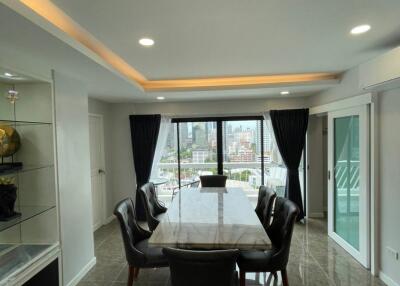 For RENT : Ruamjai Heights / 3 Bedroom / 3 Bathrooms / 209 sqm / 90000 THB [R10655]