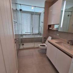 For RENT : Q Langsuan / 2 Bedroom / 2 Bathrooms / 106 sqm / 90000 THB [10553860]