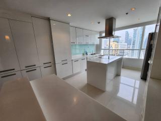 For RENT : Urbana Langsuan / 3 Bedroom / 3 Bathrooms / 170 sqm / 90000 THB [R11087]