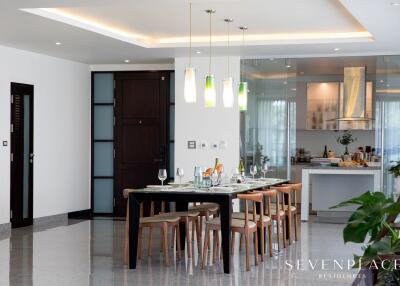 For RENT : Seven Place Executive Residences / 3 Bedroom / 3 Bathrooms / 286 sqm / 92000 THB [7550401]