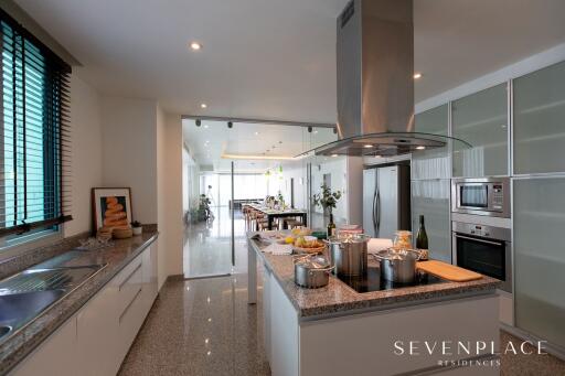 For RENT : Seven Place Executive Residences / 3 Bedroom / 3 Bathrooms / 286 sqm / 92000 THB [7550401]