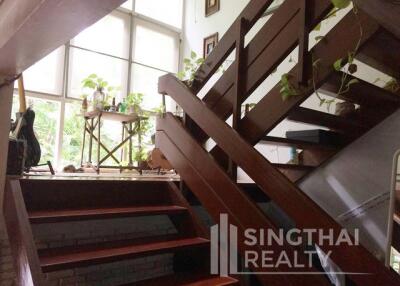 For RENT : House Phromphong / 3 Bedroom / 2 Bathrooms / 251 sqm / 95000 THB [6200860]