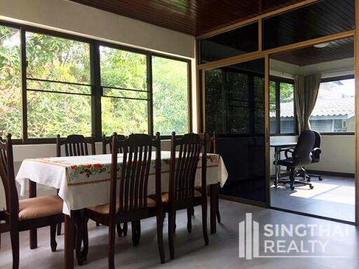 For RENT : House Ekkamai / 4 Bedroom / 5 Bathrooms / 311 sqm / 95000 THB [6673831]