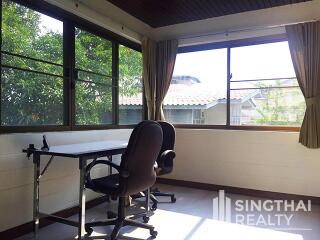 For RENT : House Ekkamai / 4 Bedroom / 5 Bathrooms / 311 sqm / 95000 THB [6673831]