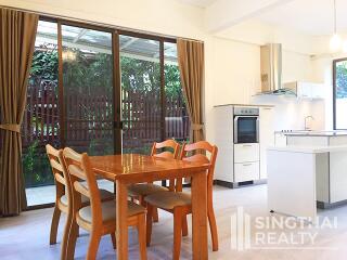 For RENT : House Ekkamai / 4 Bedroom / 5 Bathrooms / 311 sqm / 95000 THB [6673831]