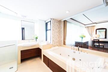 For RENT : Mayfair Garden / 3 Bedroom / 3 Bathrooms / 261 sqm / 95000 THB [6911689]