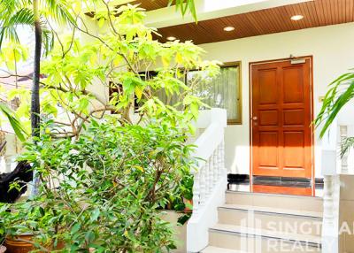 For RENT : Townhouse Sathorn / 5 Bedroom / 5 Bathrooms / 481 sqm / 95000 THB [8515621]