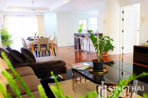 For RENT : Townhouse Sathorn / 5 Bedroom / 5 Bathrooms / 481 sqm / 95000 THB [8515621]