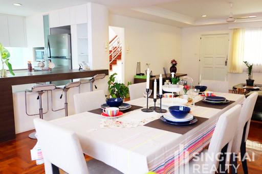 For RENT : Townhouse Sathorn / 5 Bedroom / 5 Bathrooms / 481 sqm / 95000 THB [8515621]