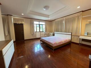 For RENT : House Nana / 4 Bedroom / 4 Bathrooms / 450 sqm / 110000 THB [R10133]