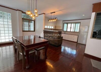 For RENT : House Nana / 4 Bedroom / 4 Bathrooms / 450 sqm / 110000 THB [R10133]