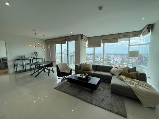 For RENT : Fullerton Sukhumvit / 3 Bedroom / 3 Bathrooms / 151 sqm / 95000 THB [10264942]