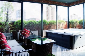 For RENT : Penthouse Condominium 3 / 3 Bedroom / 3 Bathrooms / 186 sqm / 97000 THB [8133395]