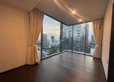 For RENT : LAVIQ Sukhumvit 57 / 3 Bedroom / 3 Bathrooms / 115 sqm / 120000 THB [9742437]