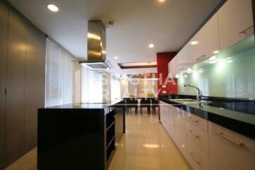 For RENT : The Rise Sukhumvit 39 / 3 Bedroom / 3 Bathrooms / 258 sqm / 100000 THB [3695612]