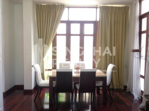 For RENT : House Phrakanong / 3 Bedroom / 4 Bathrooms / 201 sqm / 100000 THB [3862928]