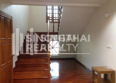 For RENT : House Phrakanong / 4 Bedroom / 5 Bathrooms / 551 sqm / 100000 THB [4039058]