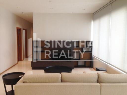 For RENT : The Emporio Place / 3 Bedroom / 3 Bathrooms / 162 sqm / 100000 THB [4413179]