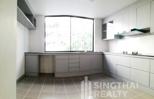 For RENT : House Phromphong / 2 Bedroom / 3 Bathrooms / 251 sqm / 100000 THB [6197215]