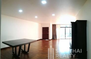 For RENT : House Phromphong / 2 Bedroom / 3 Bathrooms / 251 sqm / 100000 THB [6197215]