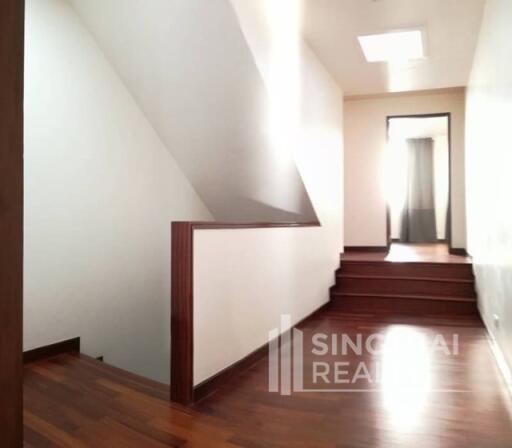 For RENT : House Phromphong / 2 Bedroom / 3 Bathrooms / 251 sqm / 100000 THB [6197215]