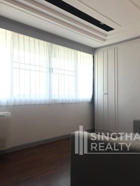 For RENT : D.S. Tower 1 Sukhumvit 33 / 3 Bedroom / 2 Bathrooms / 203 sqm / 100000 THB [6201977]