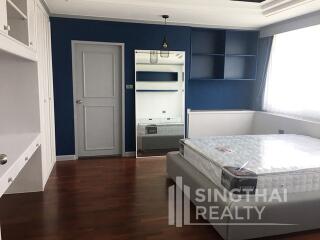 For RENT : D.S. Tower 1 Sukhumvit 33 / 3 Bedroom / 2 Bathrooms / 203 sqm / 100000 THB [6201977]