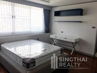 For RENT : D.S. Tower 1 Sukhumvit 33 / 3 Bedroom / 2 Bathrooms / 203 sqm / 100000 THB [6201977]