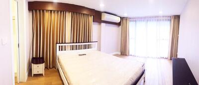 For RENT : Townhouse Ekkamai / 3 Bedroom / 4 Bathrooms / 351 sqm / 100000 THB [6689600]