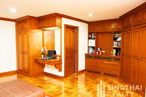For RENT : G.M. Mansion / 4 Bedroom / 4 Bathrooms / 451 sqm / 100000 THB [6940769]