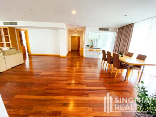 For RENT : Ekamai Gardens / 4 Bedroom / 4 Bathrooms / 291 sqm / 100000 THB [7915050]