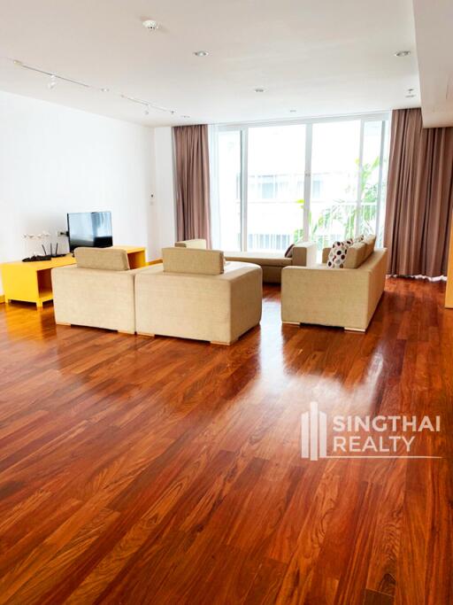 For RENT : Ekamai Gardens / 4 Bedroom / 4 Bathrooms / 291 sqm / 100000 THB [7915050]