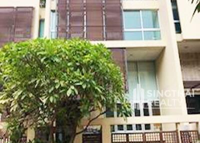 For RENT : Townhouse Sathorn / 3 Bedroom / 4 Bathrooms / 321 sqm / 100000 THB [8418587]