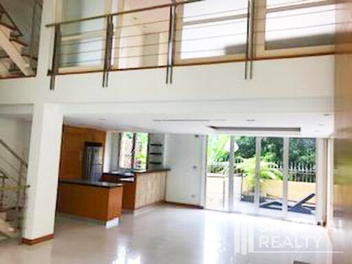 For RENT : Townhouse Sathorn / 3 Bedroom / 4 Bathrooms / 321 sqm / 100000 THB [8418587]