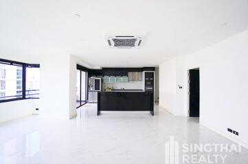 For RENT : Moon Tower / 3 Bedroom / 3 Bathrooms / 292 sqm / 100000 THB [8900593]