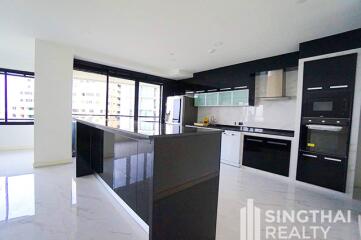 For RENT : Moon Tower / 3 Bedroom / 3 Bathrooms / 292 sqm / 100000 THB [8900593]