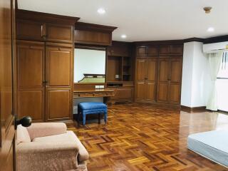 For RENT : G.M. Mansion / 4 Bedroom / 4 Bathrooms / 450 sqm / 100000 THB [9634036]