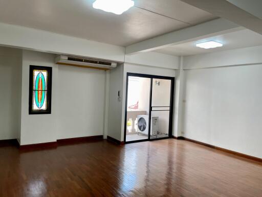 For RENT : House Nana / 3 Bedroom / 5 Bathrooms / 500 sqm / 110000 THB [9688987]