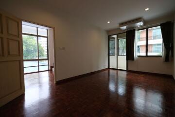 For RENT : House Phromphong / 3 Bedroom / 4 Bathrooms / 400 sqm / 100000 THB [9710963]