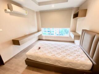 For RENT : Avenue 61 / 4 Bedroom / 4 Bathrooms / 272 sqm / 100000 THB [9766769]