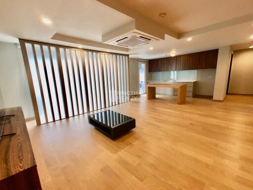 For RENT : Avenue 61 / 4 Bedroom / 4 Bathrooms / 272 sqm / 100000 THB [9766769]