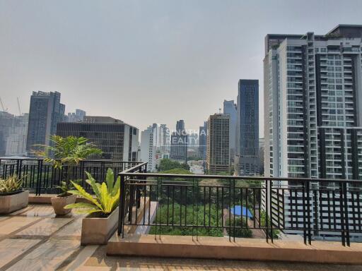 For RENT : TBI Tower / 3 Bedroom / 4 Bathrooms / 446 sqm / 100000 THB [10075312]